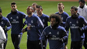 Ramos se ejercita aparte en el primer entrenamiento del Madrid