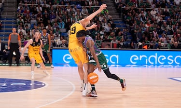 El Unicaja gana a La Laguna Tenerife la batalla del liderato