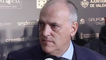 Tebas sobre la polémica con la falta de Luis Suárez: "Ya dijimos que iba a haber jugadas difíciles"