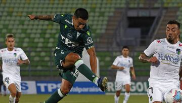 Futbol, Santiago Wanderers vs O'Higgins.
Vigesimosexta fecha, campeonato Nacional 2020.
El jugador de Santiago Wanderers, Matias Fernandez, controla el balon durante el partido de primera division contra O'Higgins disputado en el estadio Elias Figueroa en Valparaiso, Chile.
26/12/2020
Sebastian Cisternas/Photosport
Football, Santiago Wanderers vs O'Higgins.
26th date, 2020 National Championship.
Santiago Wanderers player, Matias Fernandez, controls the ball during the first division match against O'Higgins held at the Elias Figueroa stadium in Valparaiso, Chile.
26/12/2020
Sebastian Cisternas/Photosport