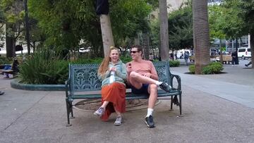 Youtubers estadounidenses visitan Santiago y la comparan con una de las grandes ciudades del mundo