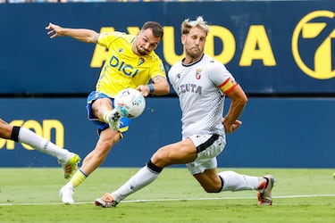 El incombustible Carlos Hernández