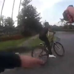 Amonestan a un policía que disparó con el Taser a un ciclista por hacer caballitos