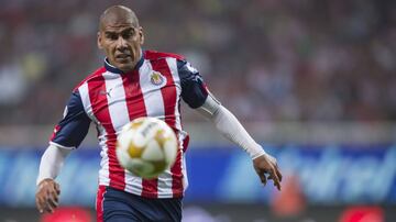 Fue campeón con Gallos de Aguascalientes en segunda división, conquistó la liga en Holanda con el PSV, volvió a Tigres para ganar dos títulos y recientemente lo hizo con Chivas en el Clausura 2017.