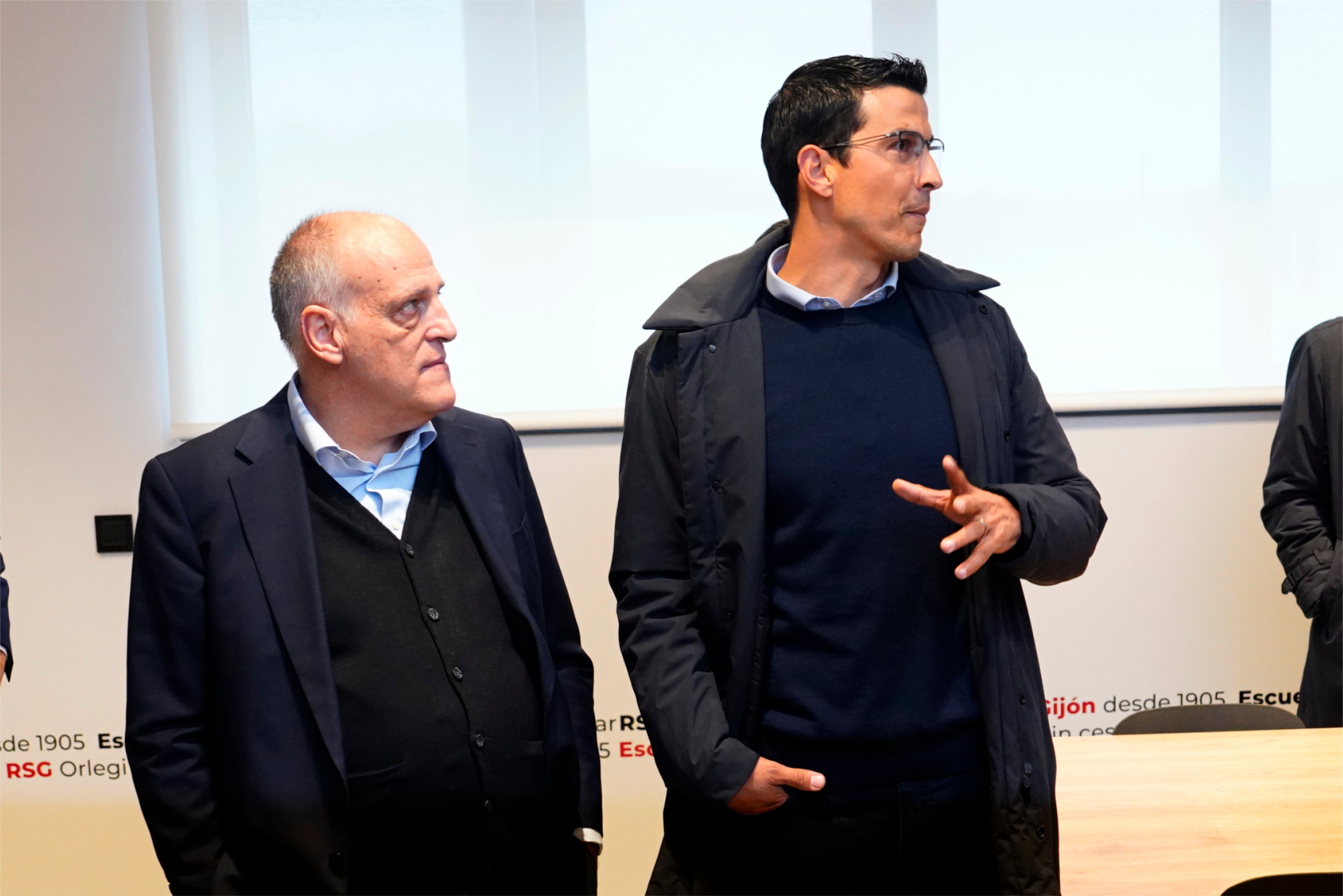 27.05.2025 PARTIDO 2ª DIVISION MAREO VILLASEÑOR CON TEBAS EN LA INAGURACION DE LAS NUEVAS INSTALACIONES EL AÑO PASADO