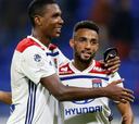Los goles de Depay y Dembele colocan al Lyon tercero
