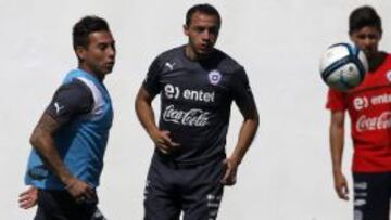 Marcelo Díaz aparece como titular para el duelo ante El Salvador.