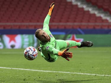 El portero esloveno lleva disputados 63 partidos europeos con el Atlético, en los que ha encajado 53 goles. Debutó ante el Olympiacos, en Champions, el 16 de septiembre de 2014, con derrota por 3-2. No tuvo el mejor debut posible y fue objeto de críticas. Luego ha sido pieza importante en el conjunto madrileño. Ganó una Supercopa de España, una Europa League y una Supercopa de Europa. Jugó la final de Champions de 2016 en Milán que el Atlético perdió por penaltis. Con el conjunto rojiblanco ha jugado 271 partidos. Para muchos es el mejor guardameta del mundo.