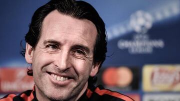 Paris Saint-Germain's Spanish head coach Unai Emery attends a press conference at the Parc des Princes in Paris on February 13, 2017 on the eve of the club's champions league match against FC Barcelona. / AFP PHOTO / PHILIPPE LOPEZ