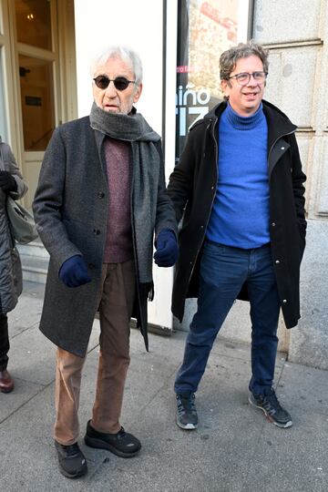 José Sacristán y Gabino Diego asisten a la capilla ardiente de Marisa Paredes en el Teatro Español.