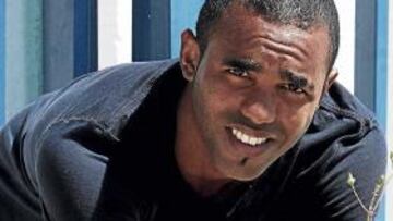 <b>PRETENDIDO. </b>El Valencia se ha sumado a la puja por el fichaje del francés Sinama-Pongolle.