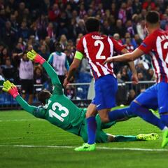 El mundo del fútbol se rinde ante Oblak tras su exhibición