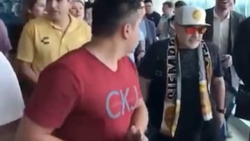Empezó mal: el feo gesto de Maradona con un fan