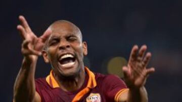 Maicon prolonga su contrato con la Roma hasta junio 2016