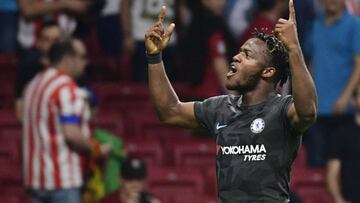 Batshuayi scores as Chelsea beat Atlético at the death