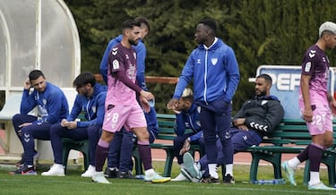 Appiah ve desde el banquillo la derrota del Málaga ante el Winterthur