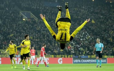 Messi and Cristiano don't make it into Aubameyang's best team