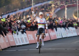 Van der Poel gana en Hoogerheide su segunda general de Copa del Mundo