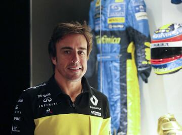 Fernando Alonso viste ya como nuevo piloto de Renault