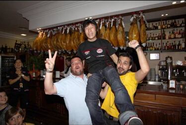 Feliz reencuentro con los padres del añorado Tomizawa