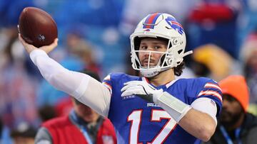 ORCHARD PARK, NEW YORK - DECEMBER 29: Quarterback Josh Allen #17 of the Buffalo Bills warms up prior to a game against the New York Jets at Highmark Stadium on December 29, 2024 in Orchard Park, New York. Bryan M. Bennett/Getty Images/AFP (Photo by Bryan M. Bennett / GETTY IMAGES NORTH AMERICA / Getty Images via AFP)