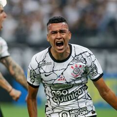 Cantillo marca con Corinthians antes de unirse a la Selección