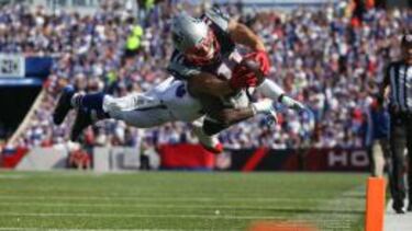 Julian Edelman, Tom Brady y los New England Patriots vuelan hacia el liderato de la AFC Este.