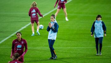 La seleccionadora de España, Montse Tomé, durante un entrenamiento.