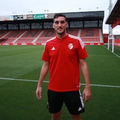 Sergio Herrera, portero de Osasuna: “Tengo pendiente defender la camiseta del Mirandés”