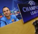 Iniesta: "Es una pena que Ibra no juegue mañana"