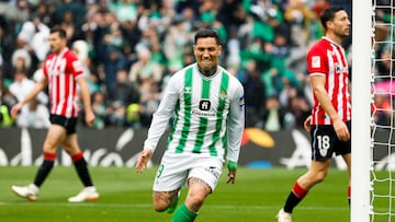 SEVILLA, 25/02/2024.- El delantero argentino del Betis Chimy Ávila celebra el primer gol de su equipo durante el partido de la Jornada 26 de LaLiga que Betis y Athletic disputan este domino en el estadio Benito Villamarín. EFE/ Julio Muñoz
