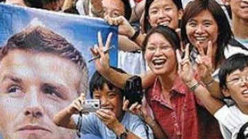 <b>FENÓMENO SOCIAL.</B> Becks y el Madrid revolucionaron Asia en verano.