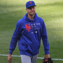 New York Mets' DeGrom sees throwing green light
