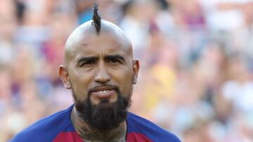 Según Mundo Deportivo, el cuadro italiano ofreció un préstamo para adquirir al chileno, pero el conjunto catalán solo lo dejará partir por una venta.