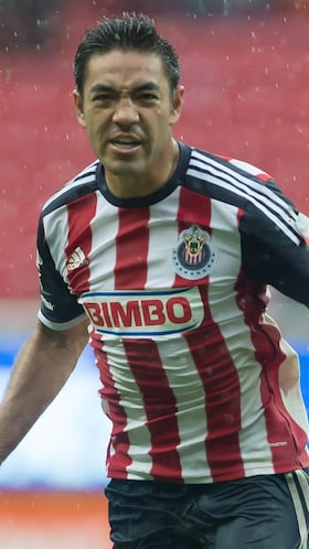 Marco Fabián demostró mucha calidad desde su paso por las fuerzas básicas del equipo. En el 2007 debutó con 18 años de edad y poco a poco se fue afianzando en el cuadro titular. Fue pieza clave en la Copa Libertadores 2010, cuando las Chivas llegaron a la final. Fue parte del equipo mexicano que ganó la medalla de oro en Londres 2012.