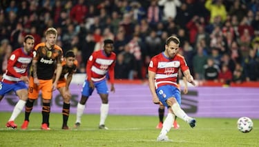 Soldado and Granada eliminate champions Valencia to make the semi-finals