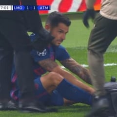 Vitolo se retiró del campo a los nueve minutos por lesión