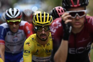 El ciclista francés continúa un día más con el maillot amarillo.