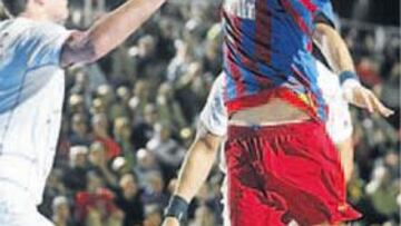 <b>INSPIRADO. </b>Iker Romero volvió a ser balsámico para el Barcelona.