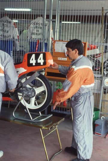 Aunque se retiró de la competición, siempre estuvo ligado al mundo de motociclismo, sobre todo ayudando a jóvenes talentos.
En 1994 fue condecorado con la más Alta Distinción de la Generalitat Valenciana.
El 27 de diciembre de 1998 falleció de leucemia.