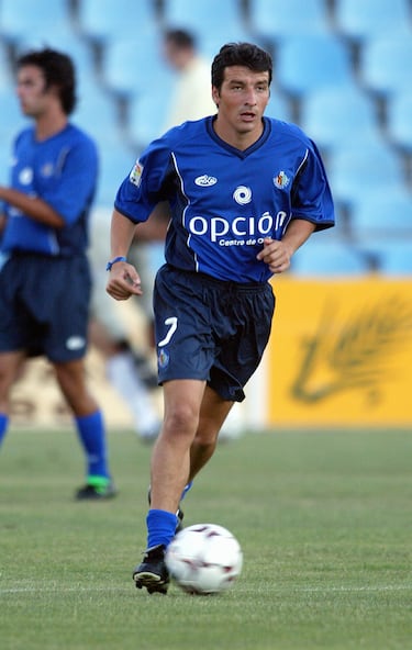 Militó en el Getafe durante tres temporadas desde el 2003 hasta el 2006.