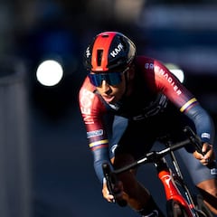 Egan Bernal se descuelga, pero termina la etapa 1 en Alemania