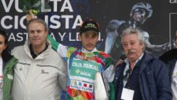 Carlos Barbero, en el podio de la Vuelta a Castilla y León.