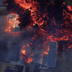 Nueva erupción volcánica en Islandia: la lava llega a las casas