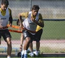 Damián y Arambarri debutarán con Uruguay