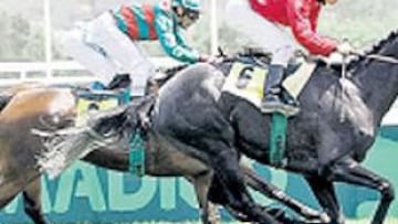 <b>OAKS. </b>Epatha (Mendizábal) se impone a Baldoria y Johanie.