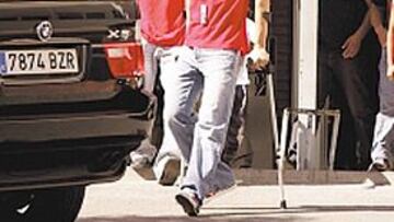 <b>SONRIENTE. </b>La cara de Solari al salir de la Rúber denotaba su alivio.