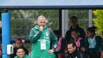 Pedro López debuta al frente de México con un empate