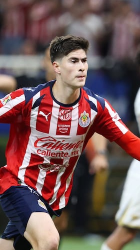 Armando Gonzalez celebrates his gal 2-2 of Guadalajara during the 13th round match between Guadalajara and Pumas UNAM as part of the Liga BBVA MX Varonil, Torneo Clausura 2026 at Akron Stadium, on April 05, 2026 in Guadalajara, Jalisco, Mexico.