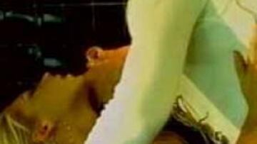 <b>UN VÍDEO MUY SENSUAL.</B> Esta imágen corresponde al vídeo <i>Escape</i>, de una canción del último disco de Enrique Iglesias. La escena, por sí misma, ya es demasiado explícita.